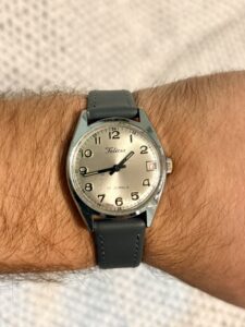 Felicia 17 jewels vintage Swiss zegarek mechaniczny datownik. Rzut ręka