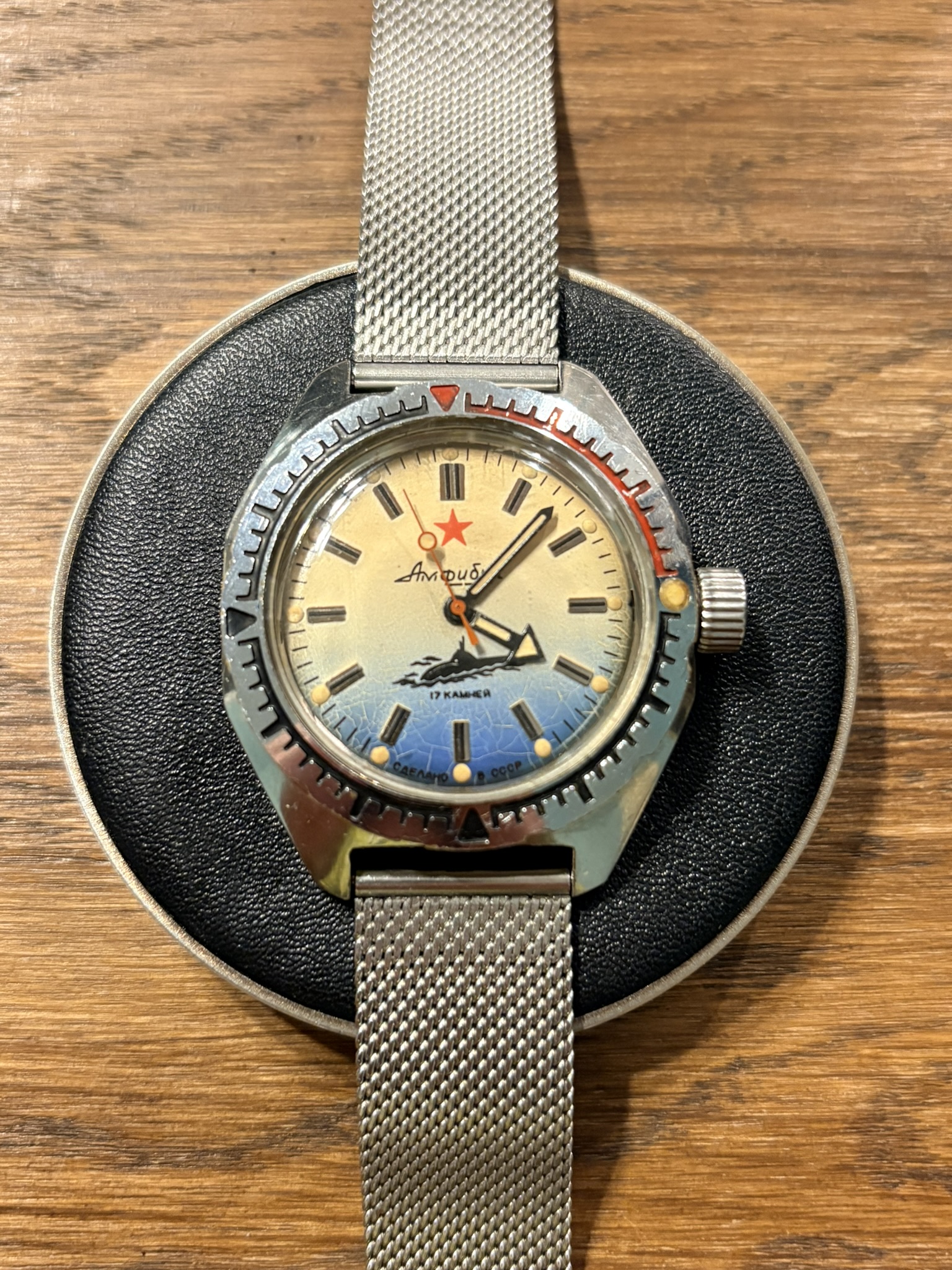 Vostok amphibia 2409 vintage ZSRR. Zegarek mechaniczny nurkowy z łodzią podwodną. Przód