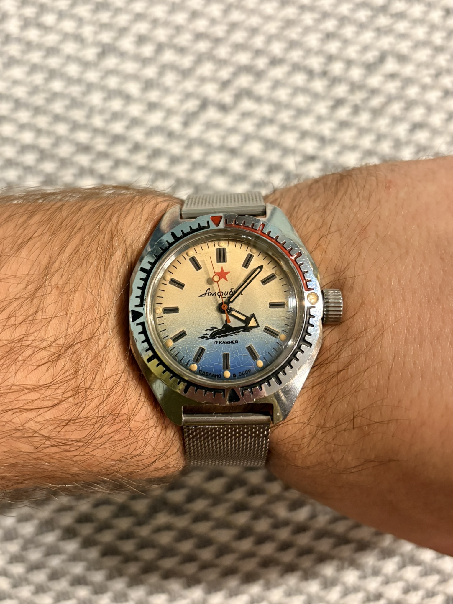 Vostok amphibia 2409 vintage ZSRR. Zegarek mechaniczny nurkowy z łodzią podwodną. Ręka