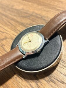 UmF Ruhla 23-32 vintage nrd zegarek mechaniczny tarcza radialna. Rzut koronka