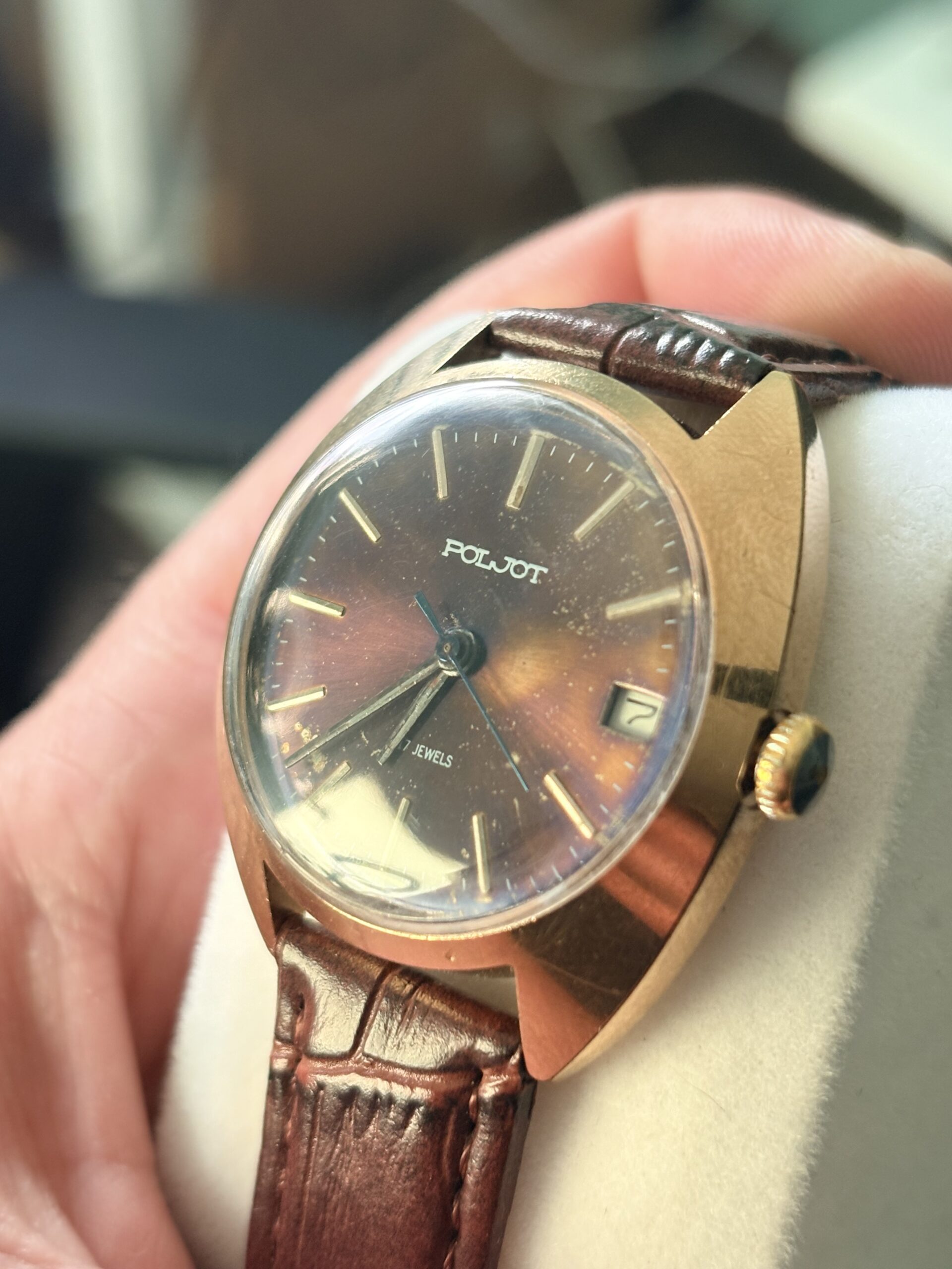 Zegarki vintage z ZSRR z efektem sunburst