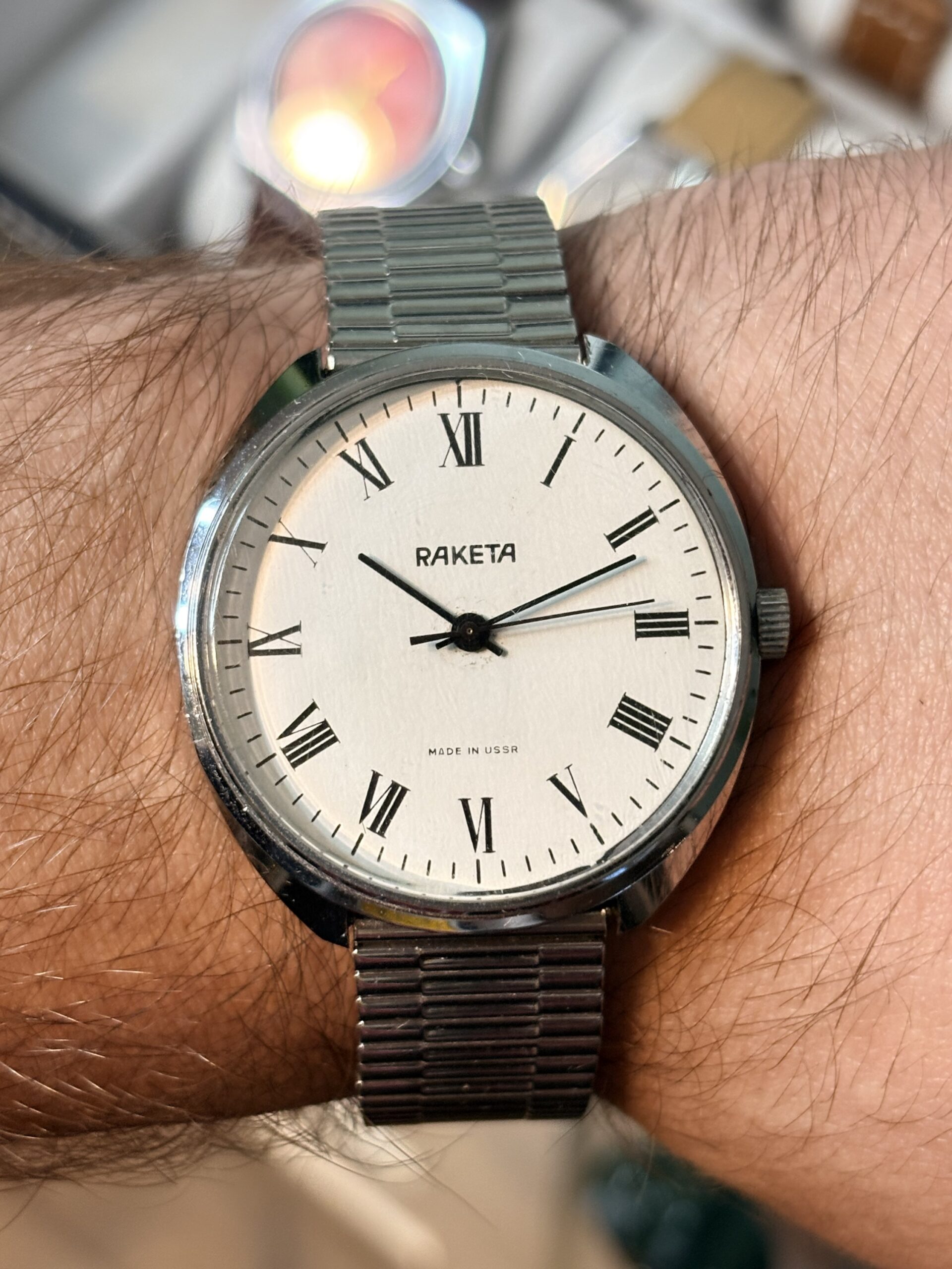 Zegarek Vintage Raketa Roman Dial USSR – minimalistyczna Raketa z rzymskimi indeksami - obrazek 2