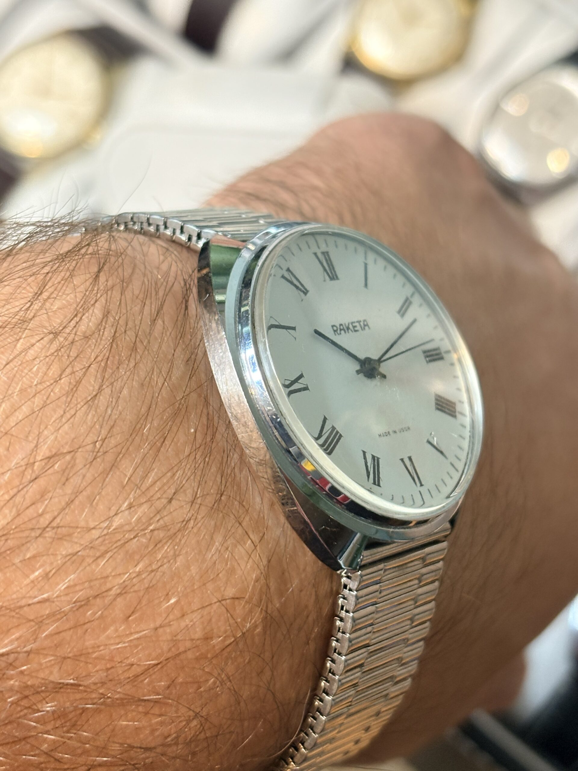 Zegarek Vintage Raketa Roman Dial USSR – minimalistyczna Raketa z rzymskimi indeksami - obrazek 6