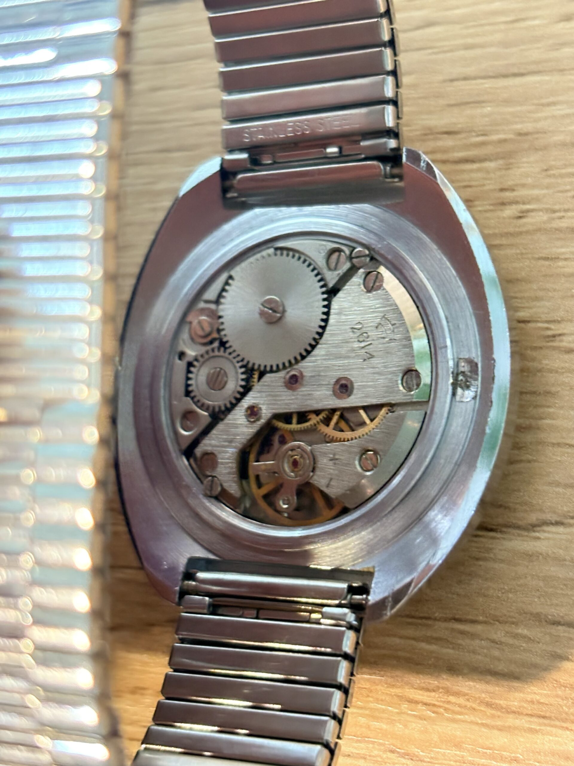 Zegarek Vintage Raketa Roman Dial USSR – minimalistyczna Raketa z rzymskimi indeksami - obrazek 8